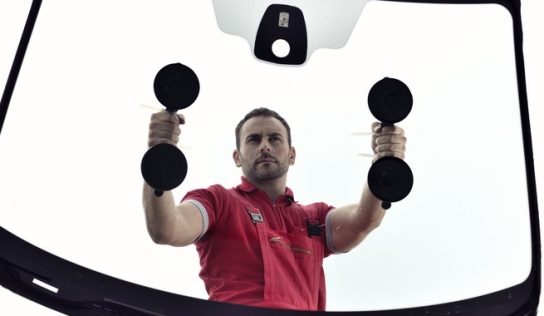 Cristalli auto, optional, montaggio e istallazioni.