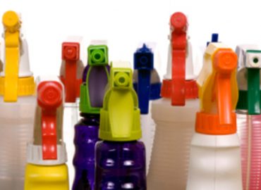 Casa: disinfettare con rimedi naturali o prodotti chimici