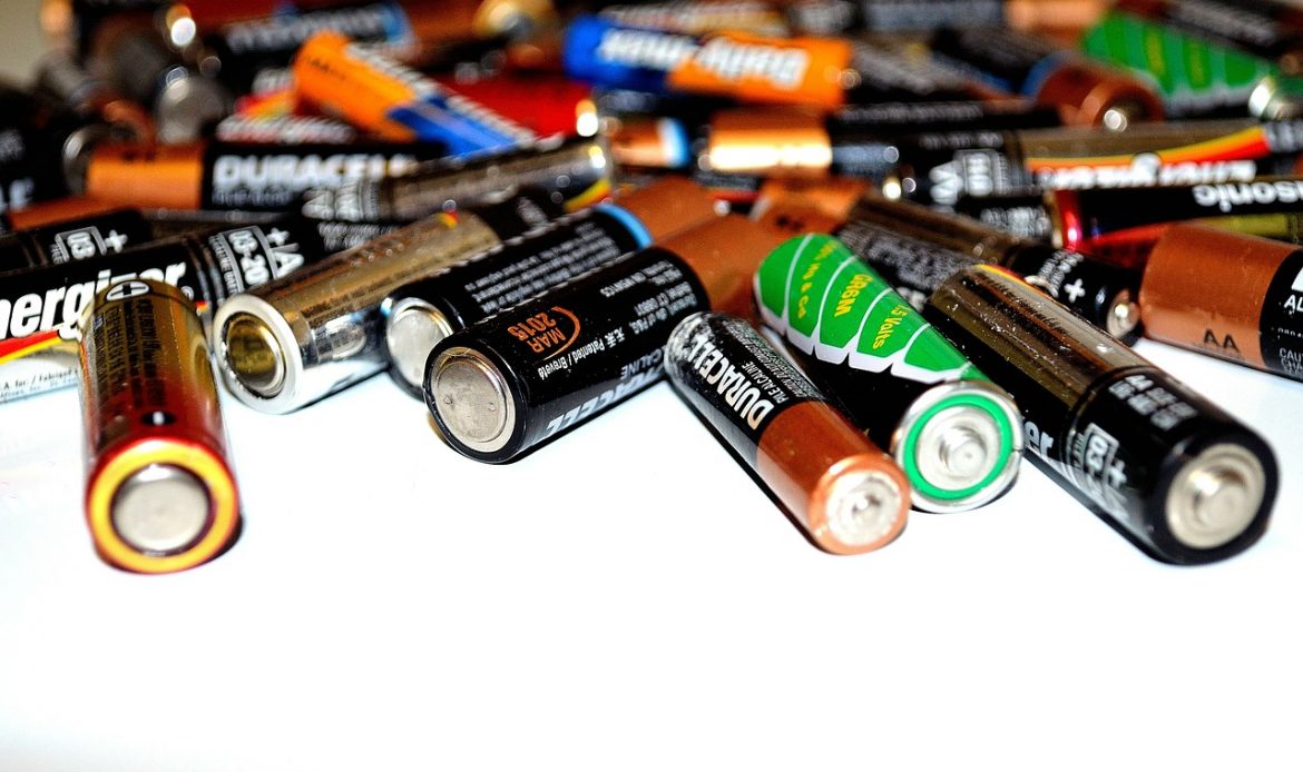 Pile ricaricabili a ioni di litio: Vantaggi, svantaggi e come allungarne la vita