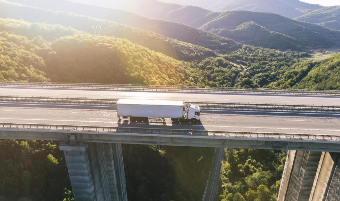 I vantaggi dei trasporti refrigerati per aziende in Sardegna